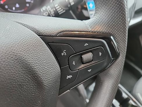 Certified 2022 Chevrolet TrailBlazer LT w/ Convenience Package FWD image 11