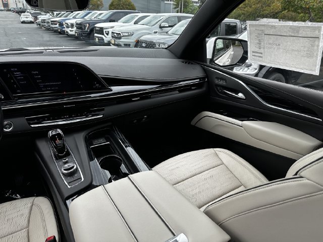 Used 2022 Cadillac Escalade Sport w/ Touring Package AWD/4WD image 17