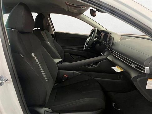 Certified 2025 Hyundai Elantra Blue image 25