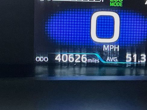 Used 2022 Toyota Prius FWD image 12