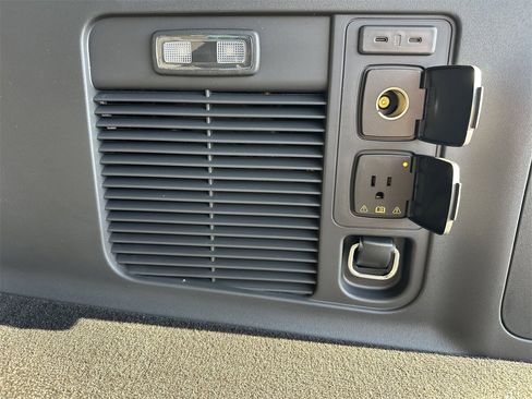 New 2025 Ford Expedition Max Active image 31