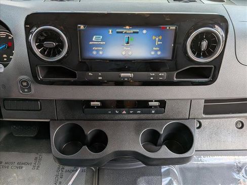Used 2024 Mercedes-Benz eSprinter 170 Cargo image 12