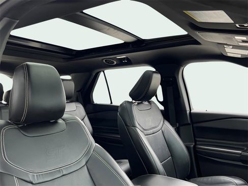 Used 2020 Ford Explorer ST w/ ST Street Pack image 22