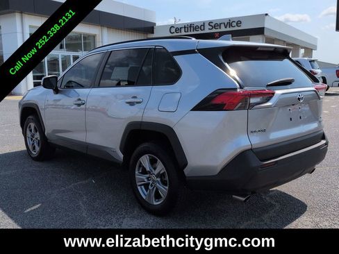Used 2022 Toyota RAV4 XLE w/ Convenience Package AWD/4WD image 7