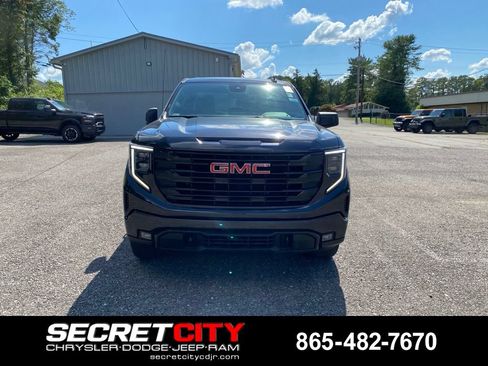 Used 2023 GMC Sierra 1500 Elevation AWD/4WD image 2