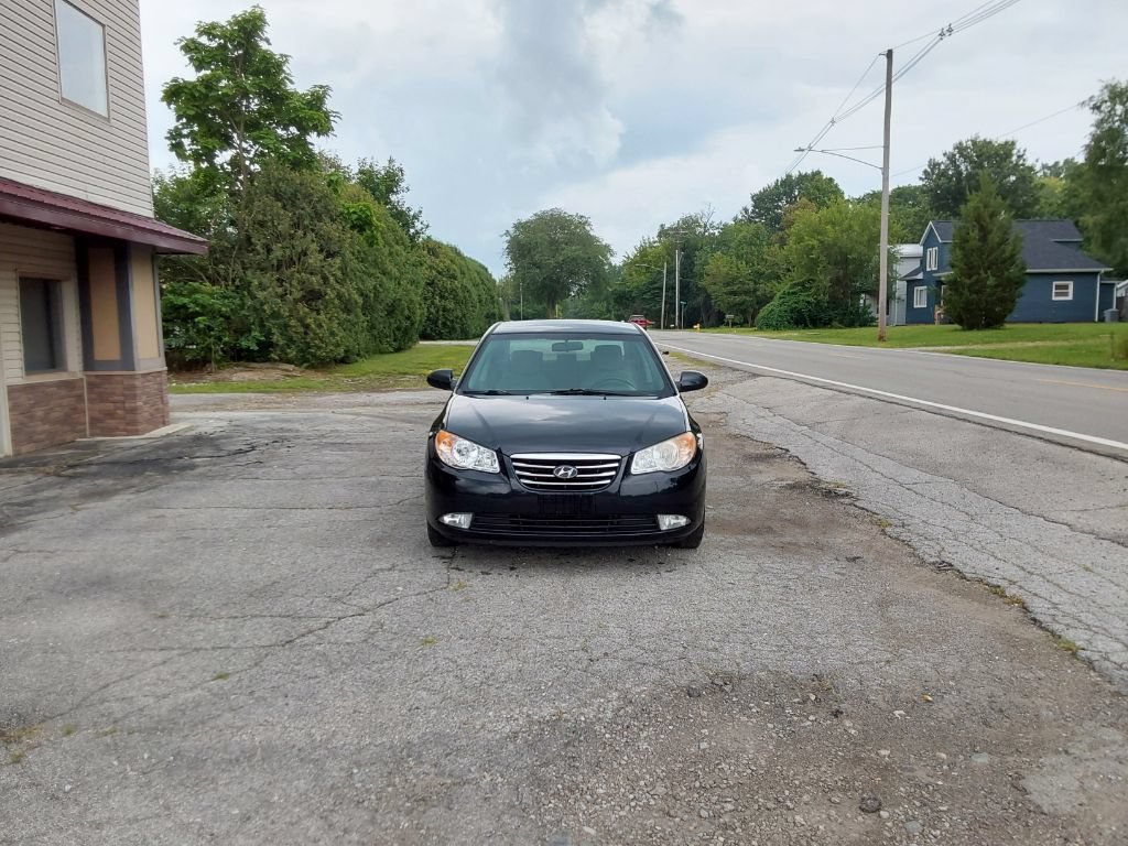 Used 2010 Hyundai Elantra GLS FWD image 3