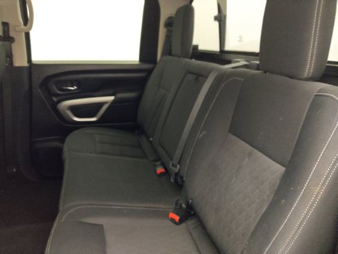 Used 2019 Nissan Titan SV RWD image 18