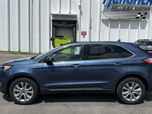 Used 2019 Ford Edge Titanium w/ Equipment Group 301A AWD/4WD image 8