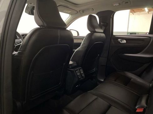 Used 2025 Volvo XC40 B5 Plus AWD/4WD image 21