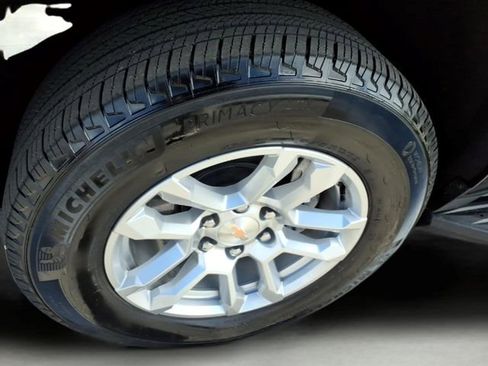 Used 2025 Chevrolet Tahoe LT AWD/4WD image 9