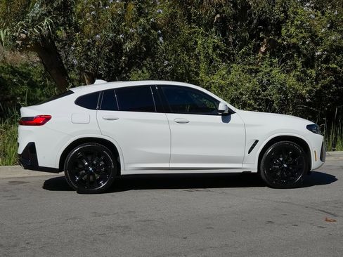 New 2025 BMW X4 xDrive30i w/ Premium Package image 4