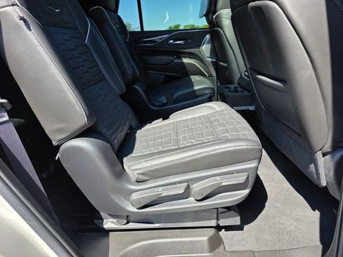 Used 2021 Cadillac Escalade Sport Platinum image 13