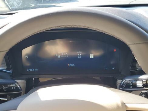 Certified 2024 Lincoln Corsair AWD w/ Equipment Group 101A image 15