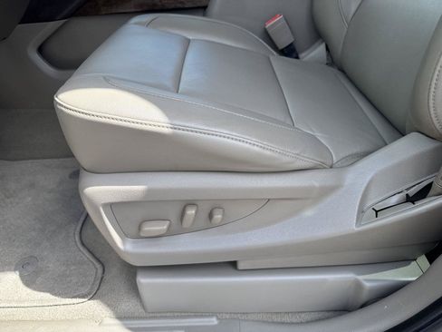 Used 2020 Chevrolet Suburban LT RWD image 12