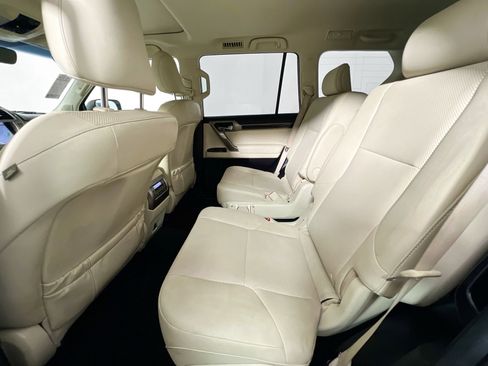 Used 2020 Lexus GX 460 Premium image 29
