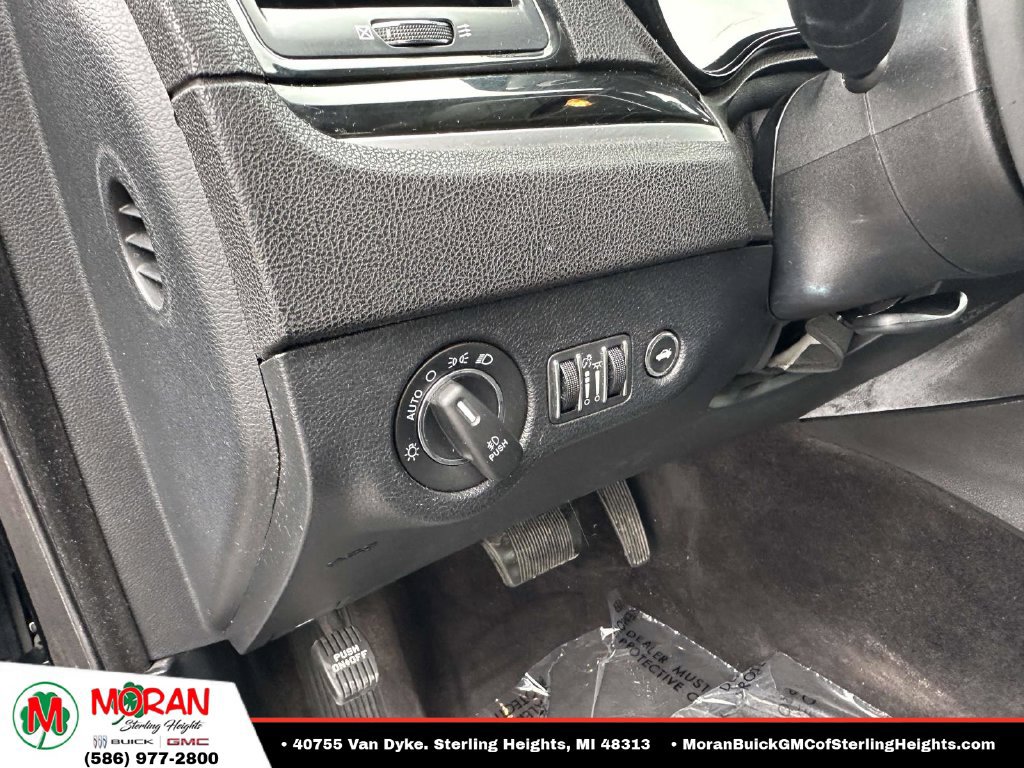 Used 2017 Chrysler 300 S RWD image 19