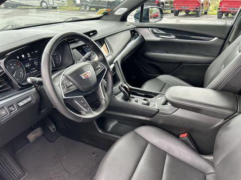 Used 2024 Cadillac XT5 Premium Luxury w/ Technology Package AWD/4WD image 25