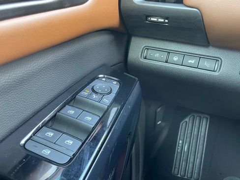 New 2026 Nissan Pathfinder Platinum w/ Accent Package image 17