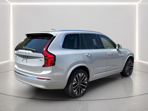 Used 2025 Volvo XC90 T8 Ultra w/ Lounge Package AWD/4WD image 5