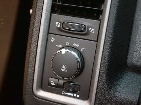 Used 2015 RAM 1500 Express AWD/4WD image 24