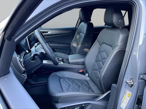 New 2026 Volkswagen Atlas Cross Sport SE FWD image 9