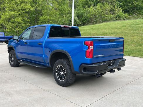 Used 2022 Chevrolet Silverado 1500 ZR2 w/ Technology Package AWD/4WD image 7