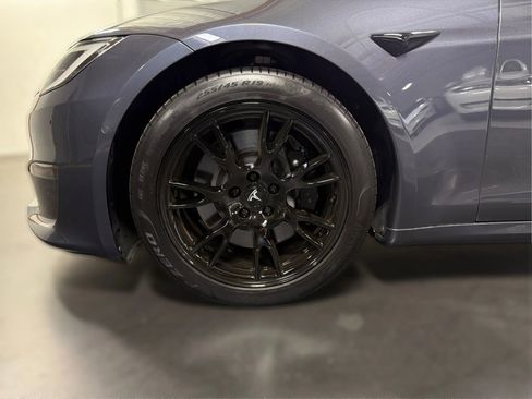 Used 2022 Tesla Model S Plaid image 23
