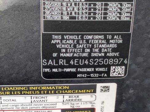 Used 2025 Land Rover Discovery Dynamic SE image 27