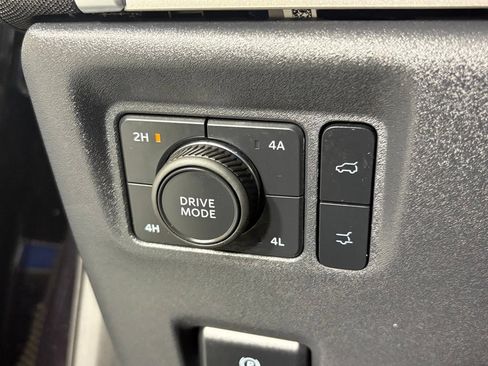 Used 2025 Ford Expedition Max Active AWD/4WD image 27