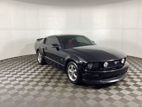 Used 2006 Ford Mustang GT RWD image 1