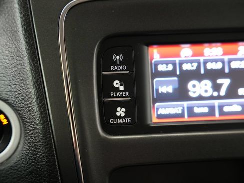 Used 2020 Dodge Journey SE w/ SE Popular Equipment Group FWD image 19