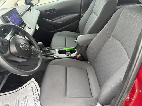 Certified 2025 Toyota Corolla LE w/ Convenience Package FWD image 17