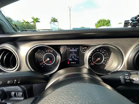 Used 2022 Jeep Wrangler Sport AWD/4WD image 34