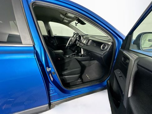 Used 2017 Toyota RAV4 LE FWD image 29