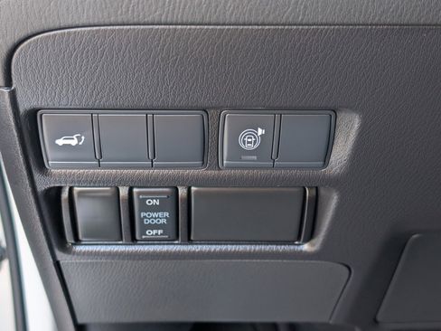 Certified 2021 Nissan Armada SL image 40