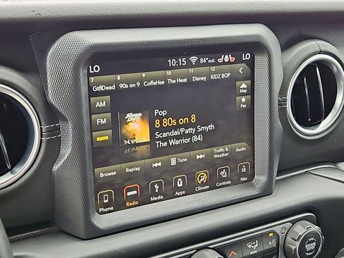 Used 2018 Jeep Wrangler Unlimited Sahara AWD/4WD image 19
