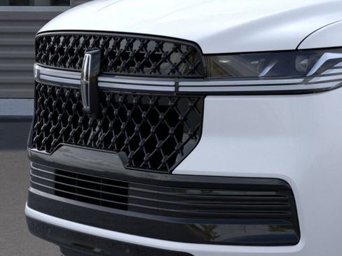 New 2026 Lincoln Navigator L Black Label AWD/4WD image 17