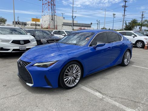 Used 2023 Lexus IS 300 w/ Premium Package RWD image 2