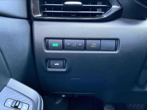 Used 2023 Nissan Sentra SV w/ All-Weather Package image 15