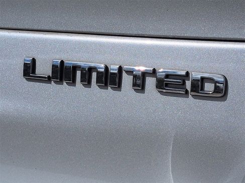 Used 2023 Jeep Grand Cherokee L Limited w/ Luxury Tech Group II image 6