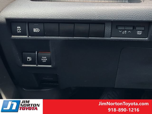 Used 2021 Toyota Sienna LE FWD image 23