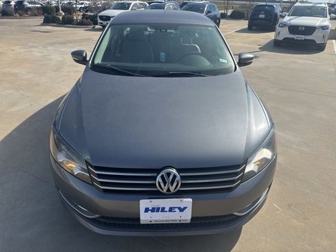 Used 2015 Volkswagen Passat 1.8T Limited Edition image 2