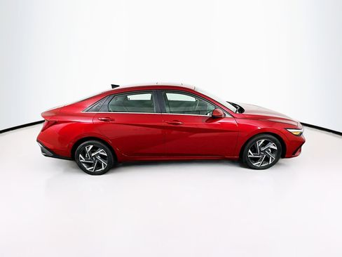 Used 2025 Hyundai Elantra SEL FWD image 10