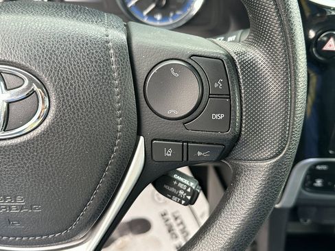 Used 2017 Toyota Corolla LE image 10