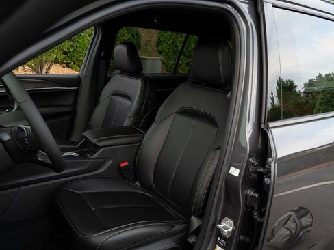 New 2025 Jeep Grand Cherokee L Limited AWD/4WD image 15
