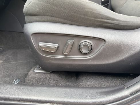 Used 2020 Toyota RAV4 XLE image 22