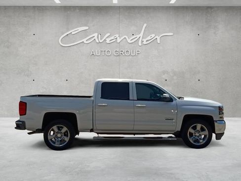 Used 2018 Chevrolet Silverado 1500 LT w/ Texas Edition RWD image 17