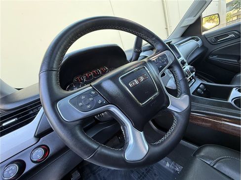 Used 2015 GMC Yukon XL SLT w/ Open Road Package AWD/4WD image 15