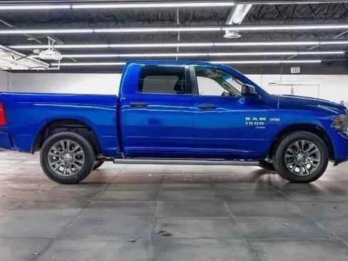 Used 2019 RAM 1500 Express w/ Express Value Package AWD/4WD image 8