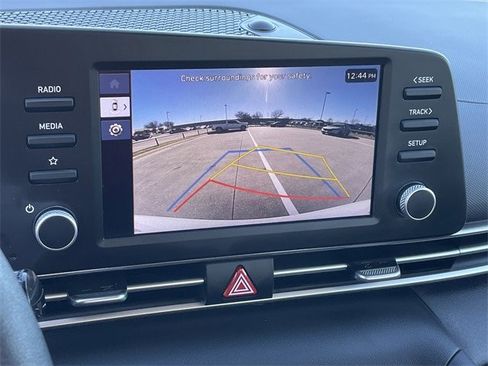Used 2024 Hyundai Elantra SE image 17